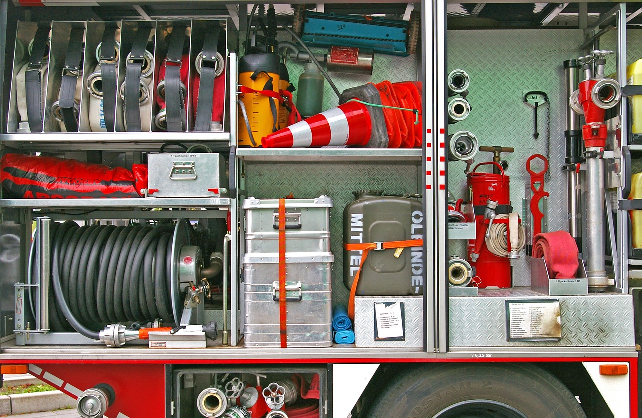 fire fighters, fire fighting technology, fire truck-1006924.jpg